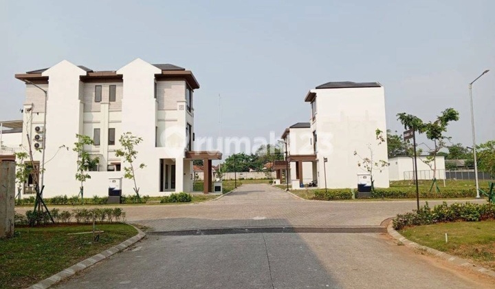 Disewakan Rumah Bagus 3 Lantai Furnished Siap Huni Murah Dekat Bandara Di Lavon Suvarna Sutera Cikupa Tangerang Banten