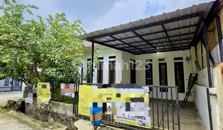 Rumah Hoek Dekat Pintu Tol Bandara