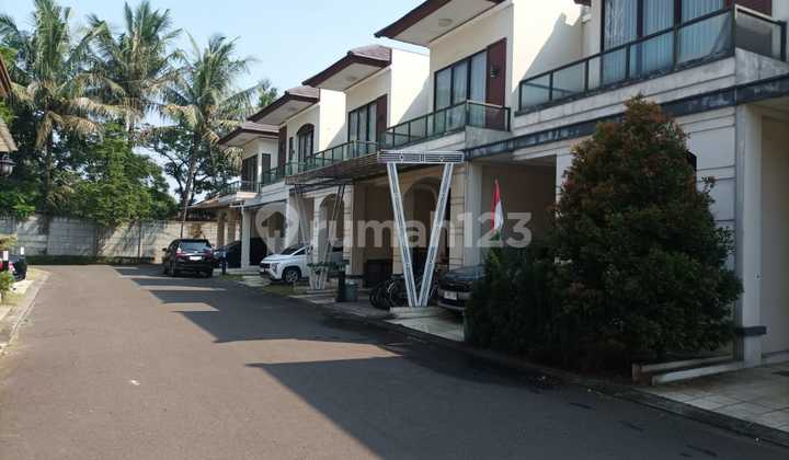 Dijual Murah Rumah 2 Lantai Dilavon Swan City