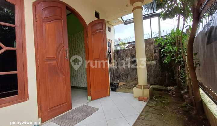 Comfortable and Strategic Residential House Comfortable and Strategic Residential House