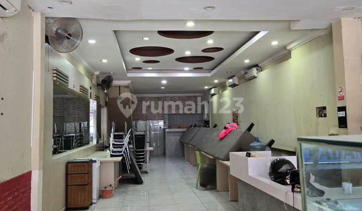 Ruko Pik Boulevard 3.5 Floors Neat Shop House in Pantai Indah Kapuk Unfurnished 75.0 m² HGB