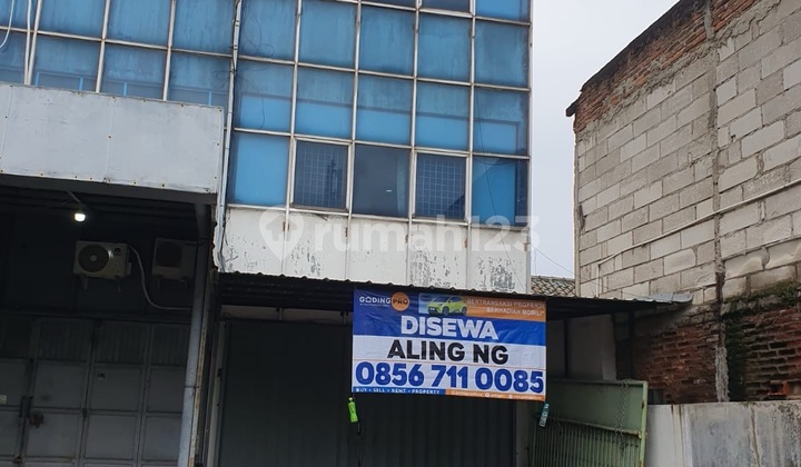 Cheap for Rent: Kapuk Grisenda 3-Story Shop House, Neat and Well-Maintained