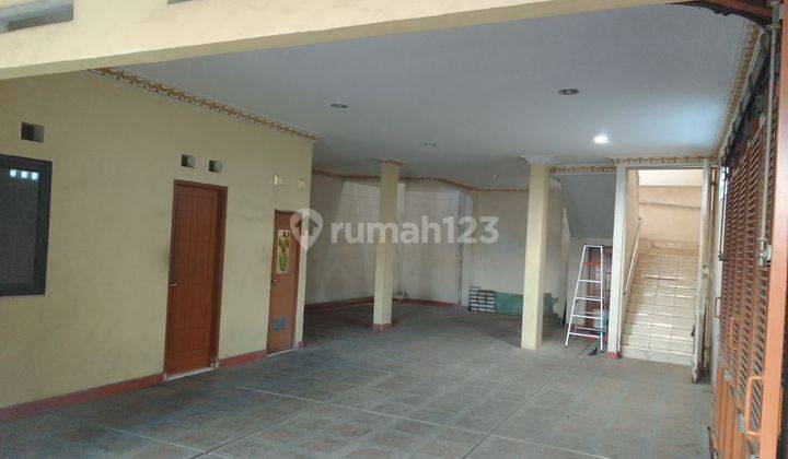 Rumah di Tebet 3 Lantai dekat st. Manggarai 2