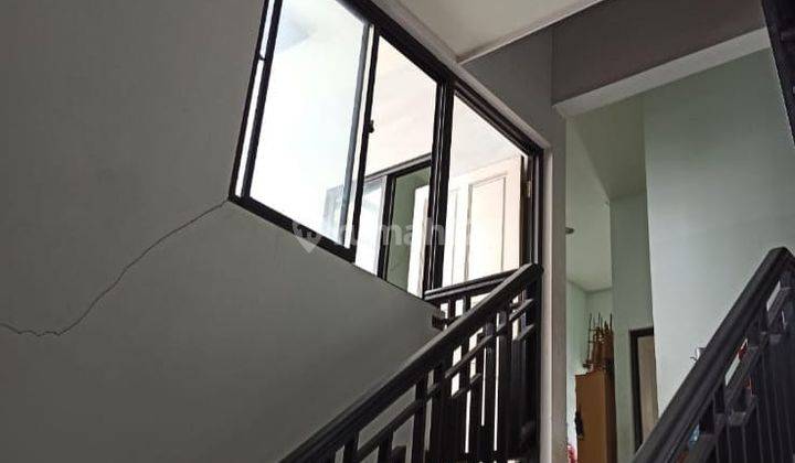 Dijual Rumah 2 Lantai Sudah Renovasi Siap Huni di BSD Griya Loka. Viviefb 2