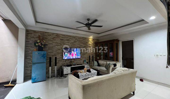 Dijual Rumah 2 Lantai Semi Furnish Siap Huni Cluster Victoria River Park. Mlnyefgs 1