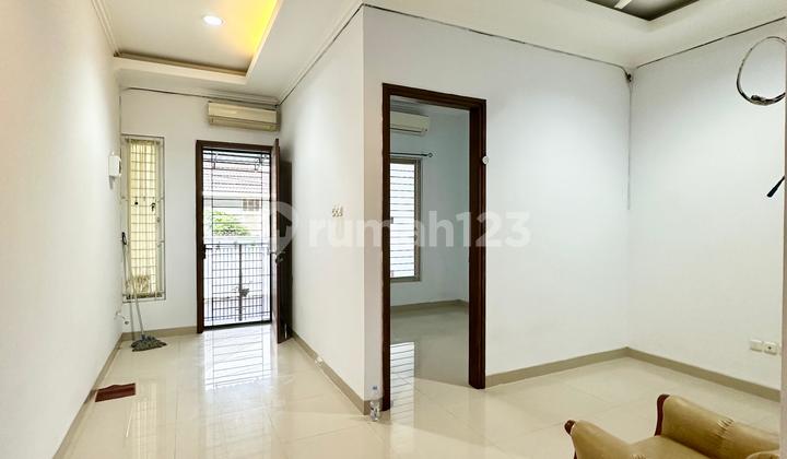 dijual Rumah Bagus Furnished Duri Kepa, Jakarta Barat 2