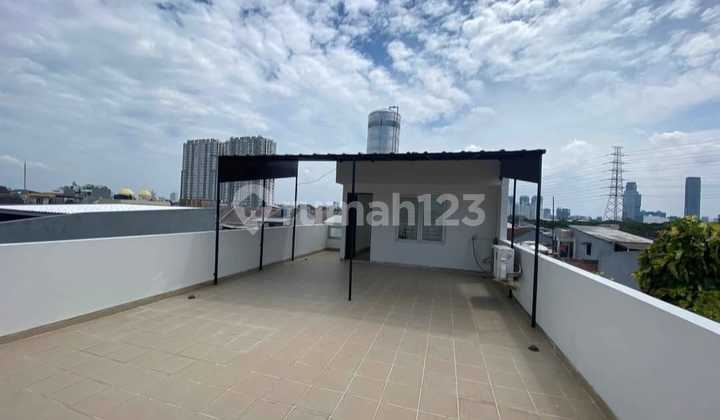 For Sale Fast 4-Storey Ready-to-Live House in Sunter (Mala) 2