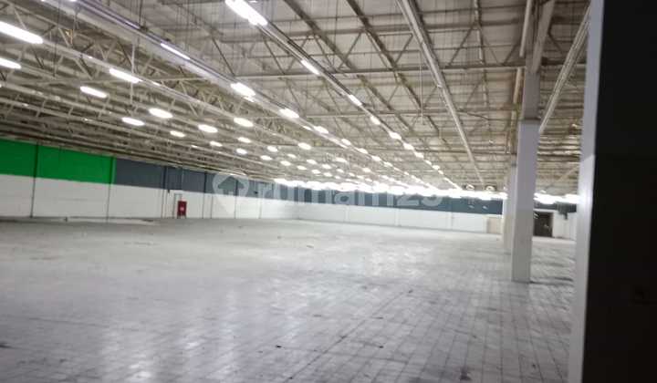 Warehouse for Rent in Cakung, Size 4700, Container Accessible Warehouse for Rent in Cakung, Size 4700, Container Accessible