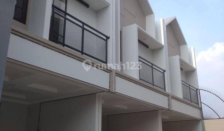 Rumah 2 Lantai SHM di Tanjung Priok, Jakarta Utara 1