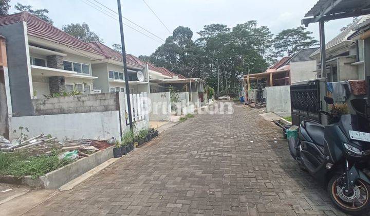 RUMAH PESAN BANGUN VILLA DELIMA UNGARAN 2