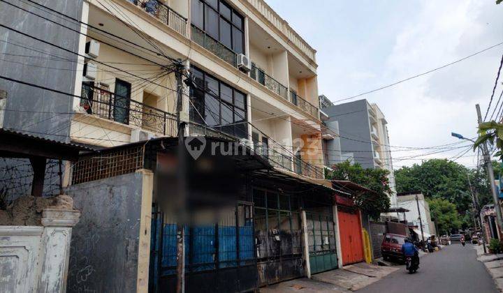 Rumah Kost2an luas bangunan 240m2 4 lantai 8 kamar 9 kamar mandi SHM Bagus di Taman Sari Jakarta Barat 1