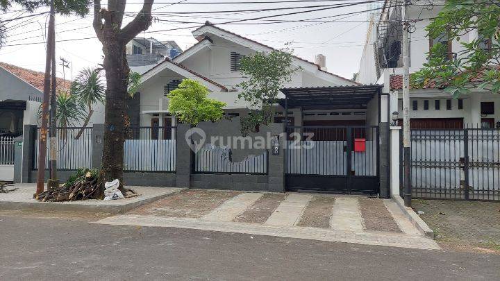 Rumah Di sewakan Siap Huni Area Kebayoran Baru Jakarta selatan 2