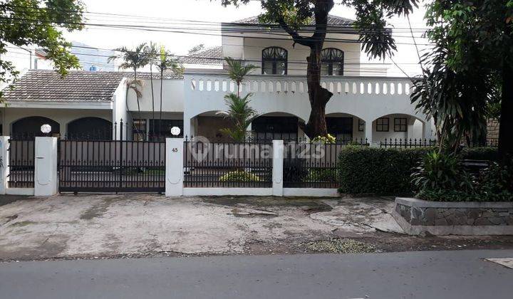 Rumah Dengan Tanah Luas Area Kemang Jakarta Selatan 1