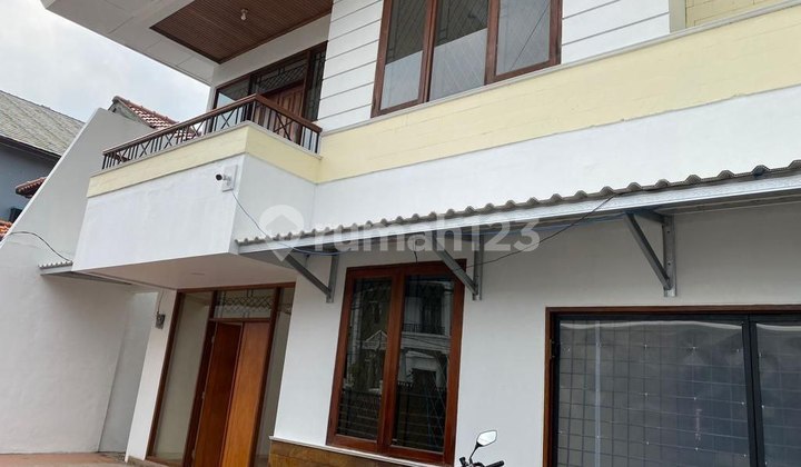 House For Rent in Hanglekir Area, Kebayoran Baru, South Jakarta House For Rent in Hanglekir Area, Kebayoran Baru, South Jakarta