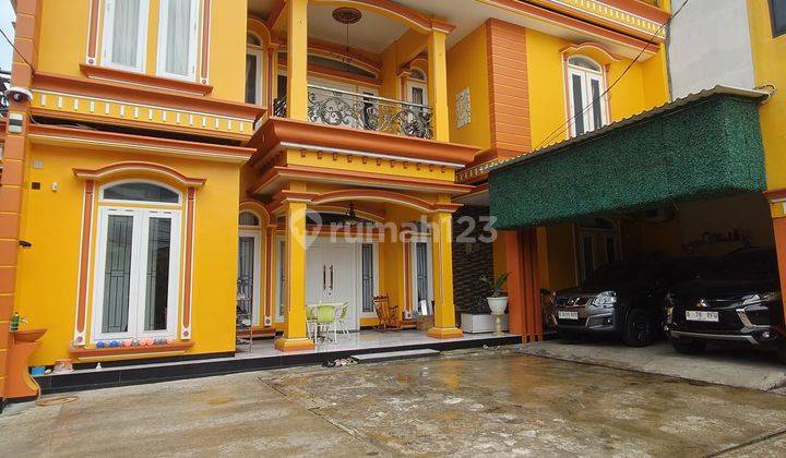 Rumah Mewah Semi Furnished Terawat Dan Unik Cipayung Jaktim  1