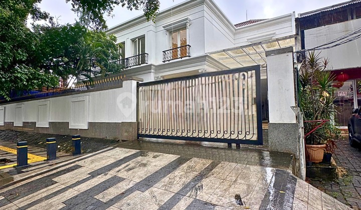 Ready-to-Occupy House in Kebayoran Baru Area, South Jakarta
