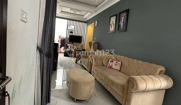 Rumah 2 lantai di pohon mangga dekat pom bensin 2