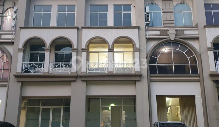 Disewakan Ruko Galaxy Furnished 3 Lantai, Siap Kantor, Bebas Banjir