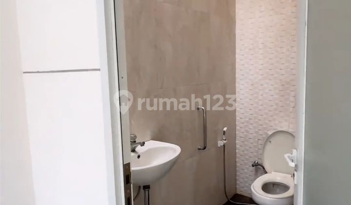 Dijual rumah di pondok indah harga hitung tanah  lokasi strategis 2