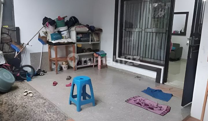 For quick sale: Two-story Royal Park Residence cluster home. 2