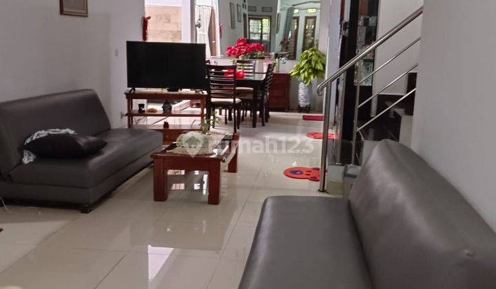 Dijual Rumah 2 lantai di Kemang Pratama jalan mawar Bekasi 2