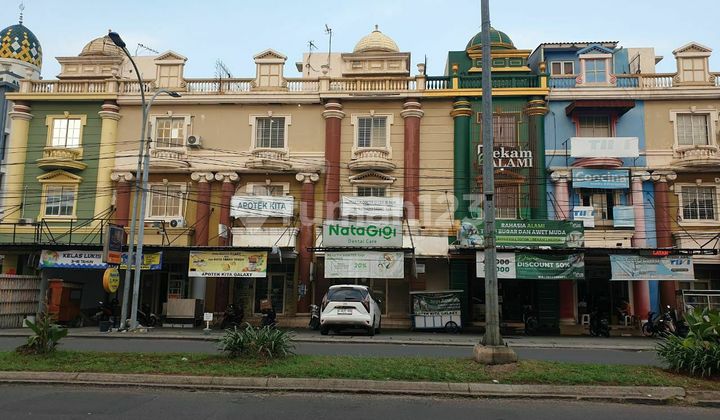 For Rent: Connected Shophouse Grand Galaxy, Bekasi City Commercial Area.