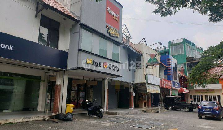 Disewakan Ruko Kemang Pratama Bebas Banjir Depan Jalan Utama Lokasi Sangat Strategis Cocok 1