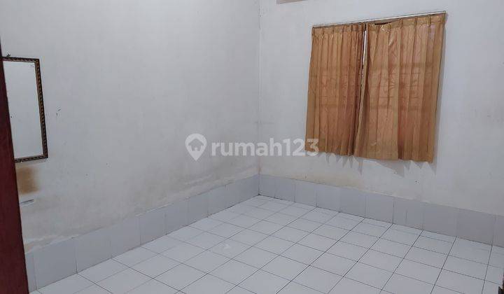 Rumah Siap Huni. Pinggir Jalan Raya.  2