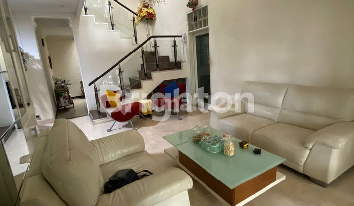 rumah 2 lantai minimalis modern hook 2