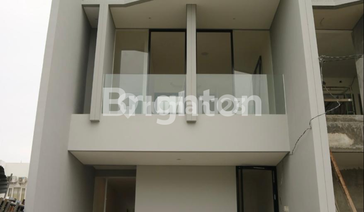 RUMAH BRAND NEW KAWASAN ELITE DIAN ISTANA SURABAYA BARAT