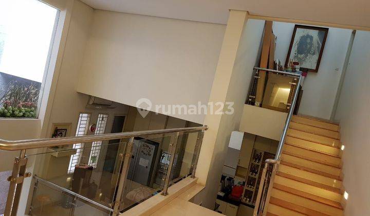 Rumah di Sunrise garden jakarta barat hadap timur 2