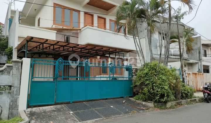 Cantik Pulomas Terpelihara Bebas Banjir Siap Huni Hadap Selatan Cantik Pulomas Terpelihara Bebas Banjir Siap Huni Hadap Selatan