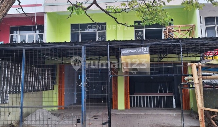 3-Storey Shop House for Rent in Old Banten 2