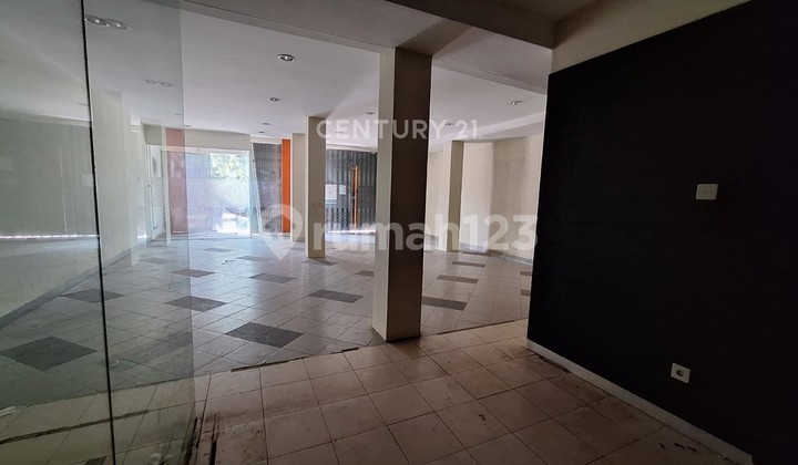 Bank Building Former Bank on Jl Raya Anyer Cilegon Intersection. 2