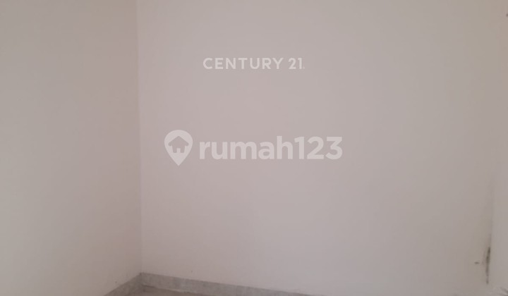 Ready-to-Occupy Residence at Sutera Gardenia Near the Factory Ready-to-Occupy Residence at Sutera Gardenia Near the Factory