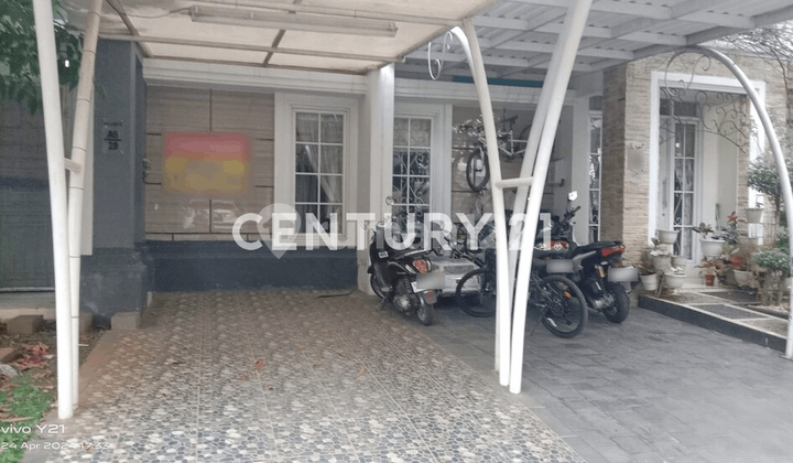 Ready-to-Occupy Citraland Puri Residence Near the Town Square