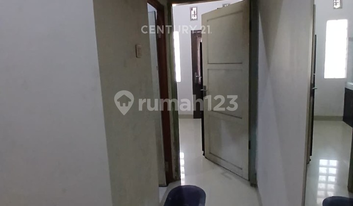 Strategic 2-Story Golden Paradise Residence Strategic 2-Story Golden Paradise Residence