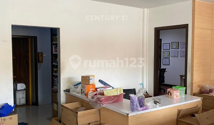 Three-Story Linked Shop Houses at Pandeglang Main Road 2