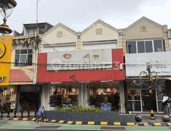 2 Ruko 2 Lantai Royal Cimuncang Cocok untuk Usaha 2 Ruko 2 Lantai Royal Cimuncang Cocok untuk Usaha