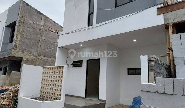 Rumah 2 Lantai SHM Modern Dekat Stasiun Depok dan GDC  2