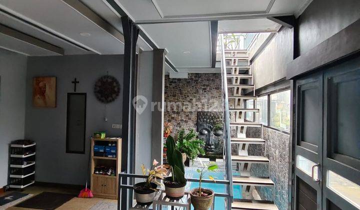 2-Storey Ready-to-Occupy House in a Beautiful Environment in Kerobokan, North Kuta 2