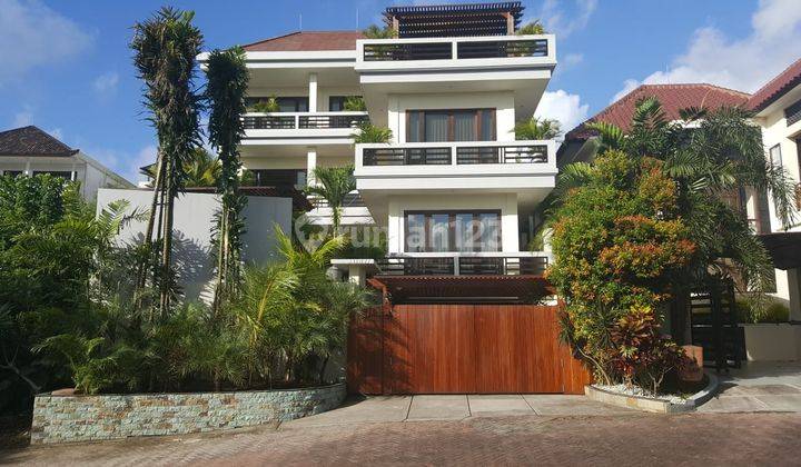 For Sale 3 Storey House 5 Bedrooms In Sahadewa Pecatu 1