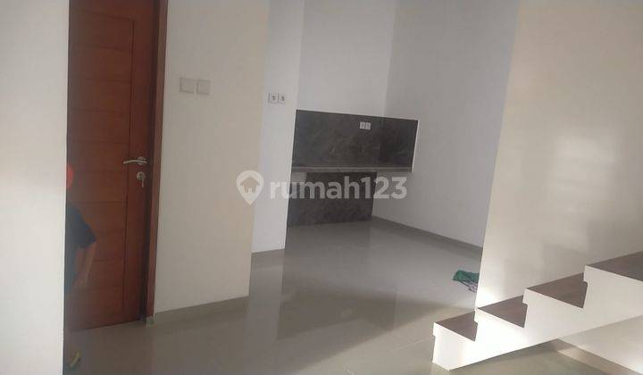 Rumah Gress 2 Lantai 3 Kamar Tidur Lokasi Renon Jl Tukad Badung  2