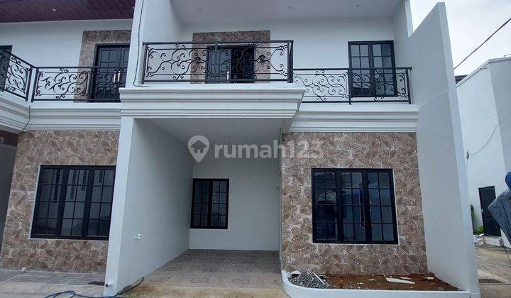 Rumah 2 Lantai siap huni di Jalan raya sukatani 1