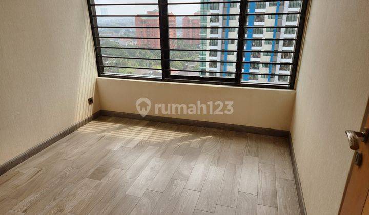 Disewakan Apartemen 3BR Hampton Park Bagus Semi Furnished 2