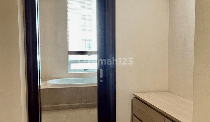 Disewakan Apartemen 3BR Pakubuwono View Private Lift Furnished 2