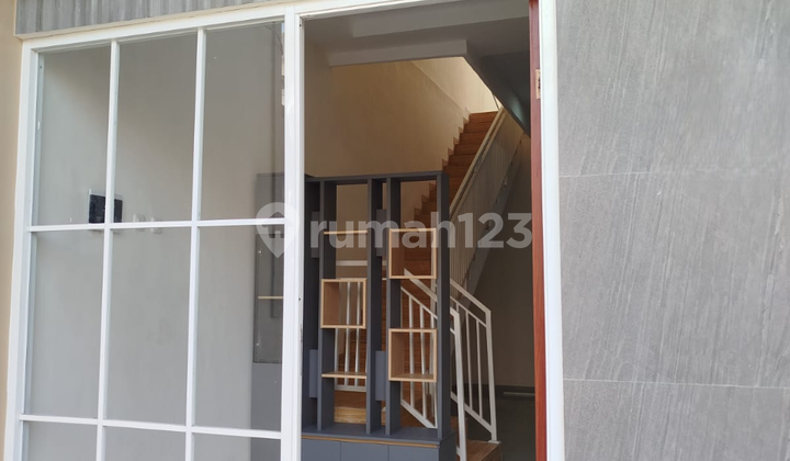 Mulyosari Rumah baru Gress Semi Furnish Dijual