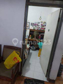 Semampir Tengah, Rumah 2 Lantai Terawat Nyaman, Dijual Murah Banget lokasi Strategis 2