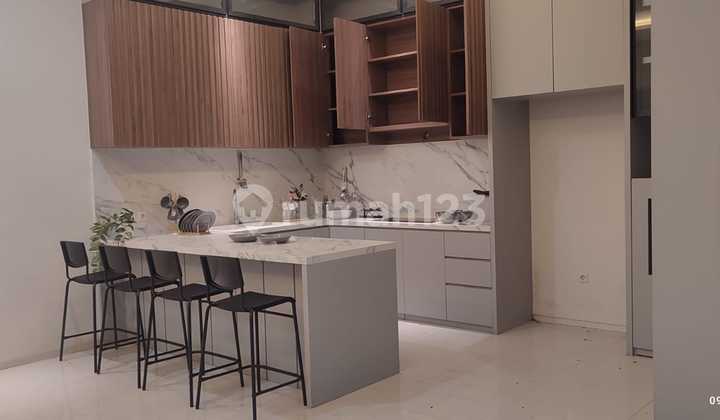 Exclusive Citraland Surabaya House for Sale Semi-Furnished
