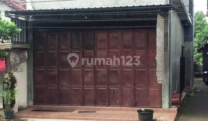 Tulungagung shop house for sale cheap by the roadside 1